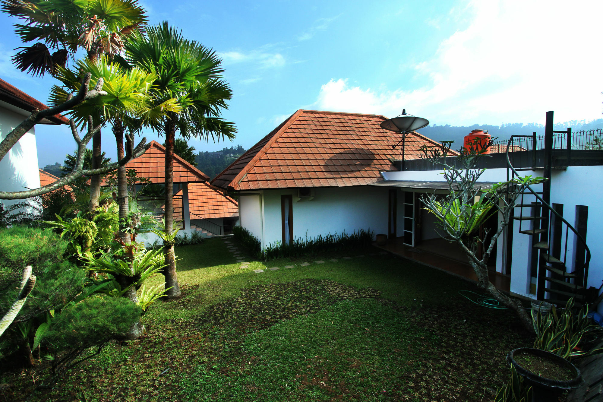 בנדונג Kencana Villa Dago מראה חיצוני תמונה